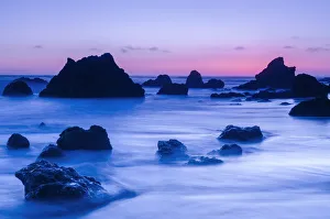 Images Dated 11th February 2012: Sea stacks at dusk, El Matador State Beach, Malibu, California, USA