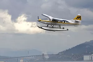 Images Dated 1st August 2008: Seaplane flying at Port Vancouver in British Columbia, Canada