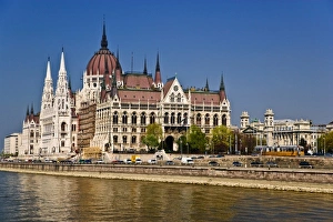Images Dated 12th April 2007: Seeing the sites of Budapest Hungary from the Danube River as the ship departs Budapest