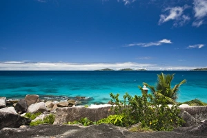 Images Dated 28th October 2008: Seychelles, La Digue Island, Anse Patates bay, small lantern by L Ocean Hotel