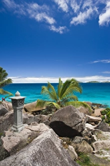 Images Dated 28th October 2008: Seychelles, La Digue Island, Anse Patates bay, small lantern by L Ocean Hotel