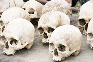 Images Dated 4th April 2009: Shanghah Chingnyu Village, Nagaland, northeast India, human skulls of victims of