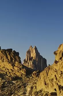 Images Dated 2nd October 2007: Shiprock at sunset Volcanic Plug, Shiprock, New Mexico, USA, September