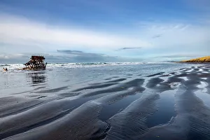 Images Dated 31st July 2023: Shipwreck of the Peter Iredale in Fort Stevens State Park, Oregon, USA