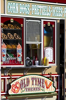 West Coast Prints: Shop selling snacks on Pier 39 in San Francisco, California, USA