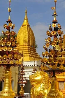 Images Dated 21st December 2007: Shwe Zigon Pagoda