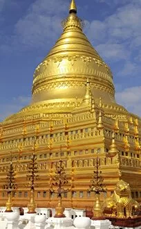 Images Dated 21st December 2007: Shwezigon Pagoda