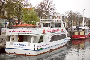 Images Dated 27th April 2005: sightseeing boat