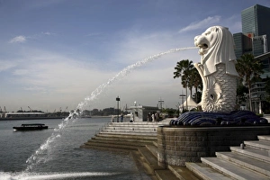 Images Dated 22nd March 2007: Singapore. Merlion statue in the Merlion Park