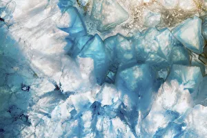 Images Dated 12th August 2021: Sliced rock crystals