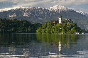 Images Dated 25th May 2004: SLOVENIA-GORENJSKA-Bled: Lake Bled Island Church