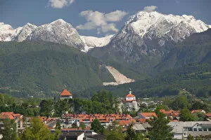 Images Dated 25th May 2004: SLOVENIA-GORENJSKA-Kamnik: Town View & Kamnik Savinja Alps