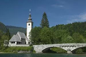 Images Dated 26th May 2004: SLOVENIA-GORENJSKA-Ribcev Laz: Church of St. John The Baptist / Lake Bohinj