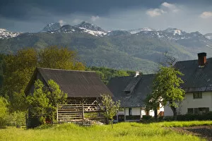 Images Dated 26th May 2004: SLOVENIA-GORENJSKA-Stara Fuzina: Toplarji Slovenian Hayracks / Farm