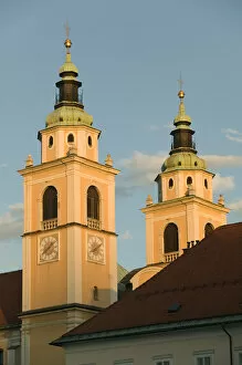 Images Dated 23rd May 2004: SLOVENIA-Ljubljana (Slovenian Capital): Cathedral of St. Nicholas / Sunset