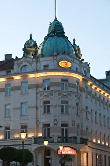 Images Dated 23rd May 2004: SLOVENIA-Ljubljana (Slovenian Capital): Detail of the Union Hotel / Evening