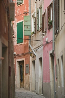 Images Dated 30th May 2004: SLOVENIA-PRIMORSKA-Piran: Buildings in the Old Town'