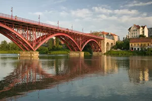 SLOVENIA-Stajerska-Maribor: Old Maribor Bridge & Drava River / Sunset