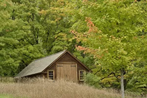 Images Dated 11th October 2007: Small barn, Concord, Massachusetts