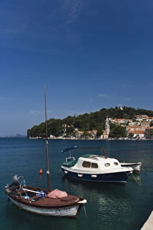 Images Dated 12th May 2007: Small boats docked in harbor, Hvar Island, one of the most famous Dalmatian Islands