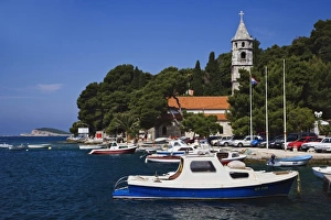 Images Dated 12th May 2007: Small boats docked in harbor, Hvar Island, one of the most famous Dalmatian Islands
