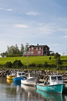 Images Dated 16th August 2009: Small fishing village