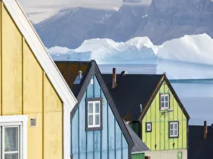 Images Dated 2017 August: Small town of Uummannaq and glaciated Nuussuaq Peninsula in the background. Greenland