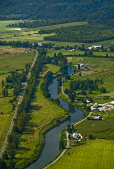Images Dated 8th September 2008: Snoqualmie River and Farmland (Aerial), Snoqualmie Valley, Washington, US