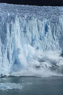 Images Dated 3rd June 2020: South America, Argentina, Patagonia, El Calafate. Glacial ice on Lake Argentina