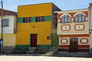 Images Dated 23rd October 2011: South America, Bolivia, Calamarca. Colorful buildings of Calamarca