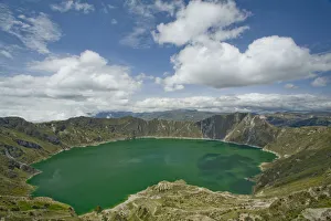 Images Dated 21st April 2007: South America, Ecuador, Quilotoa, Lake Quilotoa, a volcanic crater filled by an emerald
