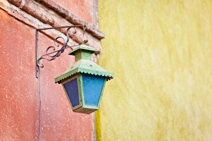 Images Dated 20th February 2011: South America, Mexico, San Miguel de Allende. Close-up of traditional street lamp on wall