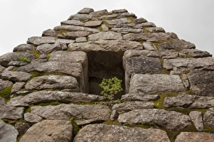 Images Dated 18th March 2009: South America, Peru, Machu Picchu. Close-up of stone house ruins. (UNESCO World Heritage
