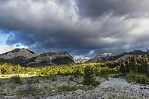 Images Dated 18th June 2012: The South Fork of the Teton River along the Rocky Mountain Front in the Lewis