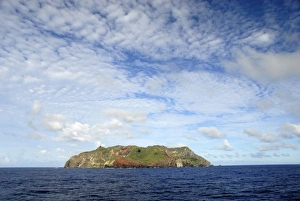 Images Dated 23rd August 2012: South Pacific, British Overseas Teritory, Pitcairn Island. Island overview