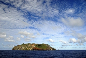 Images Dated 23rd August 2012: South Pacific, British Overseas Teritory, Pitcairn Island. Rocky coastline