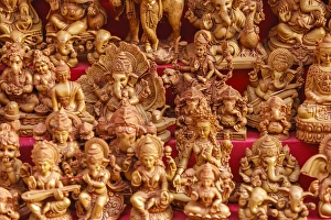 Images Dated 23rd September 2005: Souvenir sculptures, India