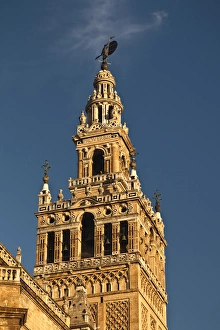 Images Dated 29th October 2011: Spain, Andalucia Region, Seville Province, Seville, Cathedral, Giralda tower, sunrise