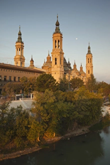 Images Dated 14th October 2011: Spain, Aragon Region, Zaragoza Province, Zaragoza, Basilica de Nuestra Senora de