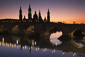 Images Dated 14th October 2011: Spain, Aragon Region, Zaragoza Province, Zaragoza, Basilica de Nuestra Senora de Pilar