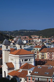 Images Dated 22nd October 2011: Spain, Asturias Region, Asturias Province, Ribadesella, elevated town view