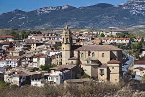 Images Dated 11th October 2011: Spain, Basque Country Region, La Rioja Area, Alava Province, Elciego, elevated town view