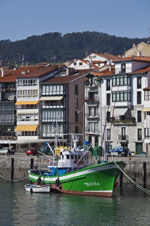 Images Dated 17th October 2011: Spain, Basque Country Region, Vizcaya Province, Lekeitio, the harbor