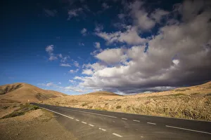 Images Dated 11th November 2019: Spain, Canary Islands, Fuerteventura Island, Pajara, desert landscape along the FV-605