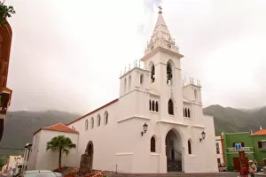 Images Dated 6th December 2005: Spain, Canary Islands, Tenerife, church