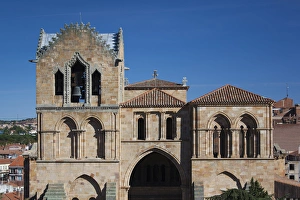 Images Dated 8th October 2011: Spain, Castilla y Leon Region, Avila Province, Avila, elevated view of the Basilica