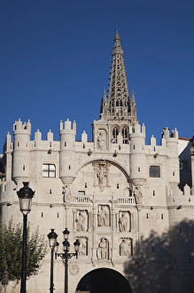 Images Dated 11th October 2011: Spain, Castilla y Leon Region, Burgos Province, Burgos, Arco de Santa Maria gate, morning