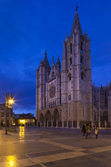 Images Dated 24th October 2011: Spain, Castilla y Leon Region, Leon Province, Leon, Catedral de Leon, cathedral, evening