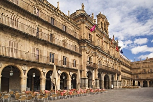 Images Dated 25th October 2011: Spain, Castilla y Leon Region, Salamanca Province, Salamanca, Plaza Mayor, town hall