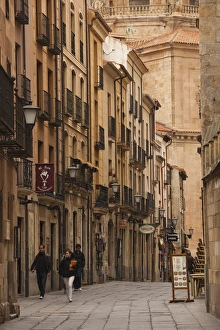 Images Dated 25th October 2011: Spain, Castilla y Leon Region, Salamanca Province, Salamanca, Rua Mayor street
